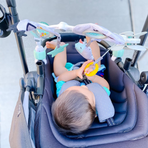 Đồ chơi treo xe đẩy Tiny Love Stroll B&W, Magical Tales 13 Do Choi Treo Xe Day Tiny Love Stroll B W Magical Tales 6