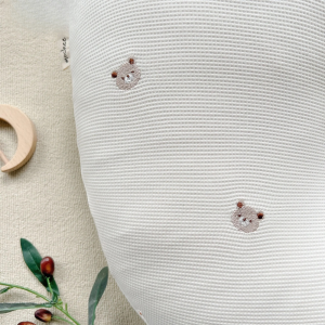 Gối chống trào ngược cotton tổ ong – Gấu thêu 7 Goi Chong Trao Nguoc Cotton To Ong Gau Theu 3