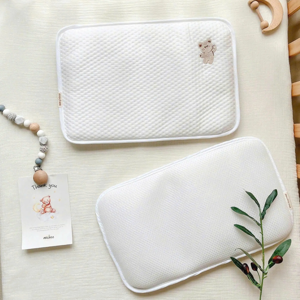 Gối đầu Airmesh Cool Touch - Gấu thêu 3 Goi Dau Airmesh Cool Touch Gau Theu 1