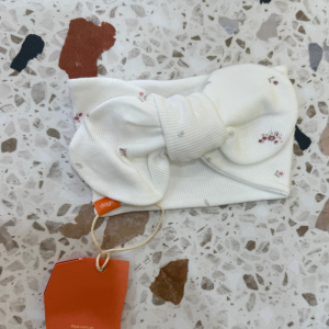 Olivia Turban Bang Do Olivia Trang In Chum Hoa