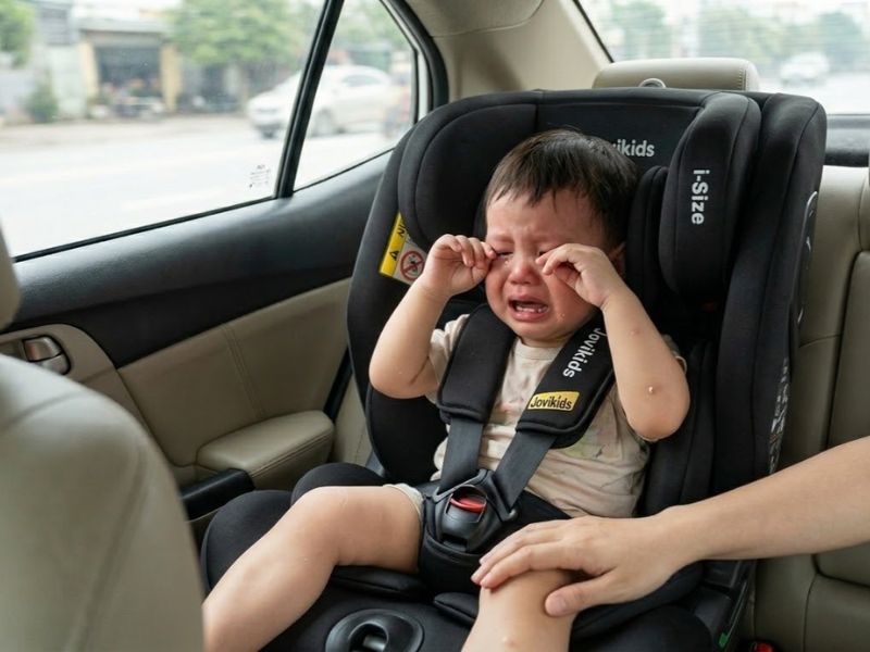 Bật Mí Bí Quyết Giúp Bé Hợp Tác Ngồi Ghế Ô Tô 2 Bat Mi Bi Quyet Giup Be Hop Tac Ngoi Ghe O To 1